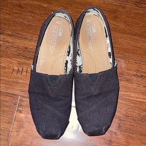 Toms